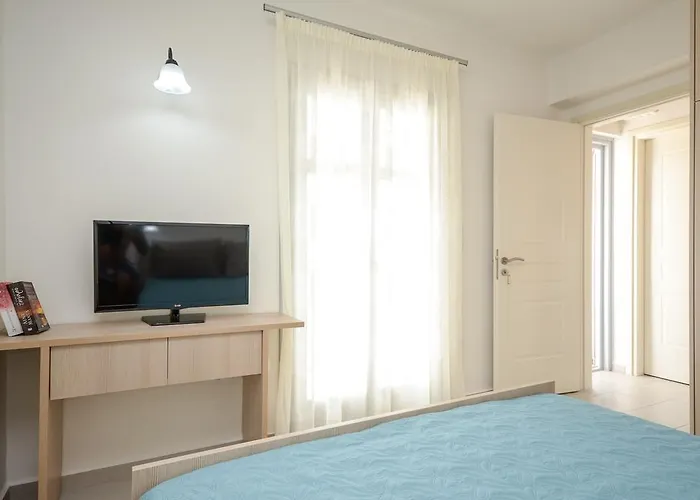 Natura In Naxos * 米科利维亚